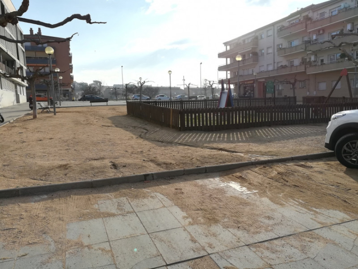Plaça Mercè Rodoreda abans de les millores de drenatge