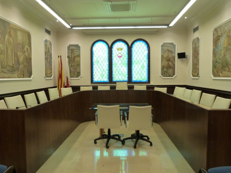 Sala de Plens de l'Ajuntament de Palau-solità i Plegamans.