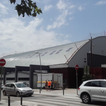 Vista exterior de les obres coberta sala A pavelló municipal