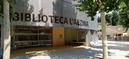 Façana de la biblioteca l'Alzina