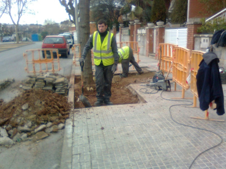 Reparació de vorera camí de CRiera