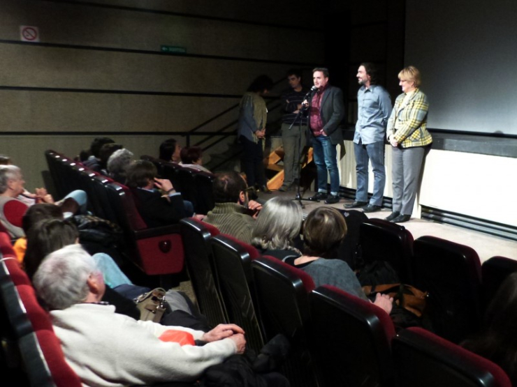 Els regidors Miquel Rovira i Joan Carles Tinoco, amb l'Alcaldessa Teresa Padrós, en la presentació de 'Història del nostre temps'.