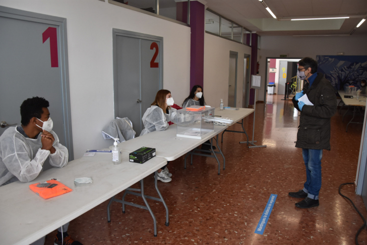 Simulacre de votació al Centre Cívic