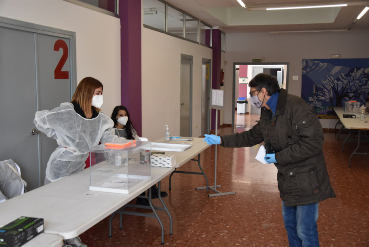 Simulacre de votació al Centre Cívic