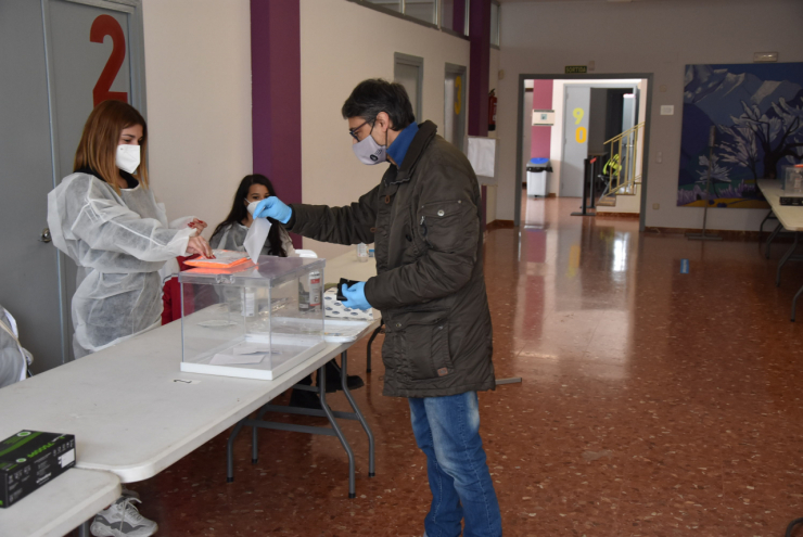 Simulacre de votació al Centre Cívic