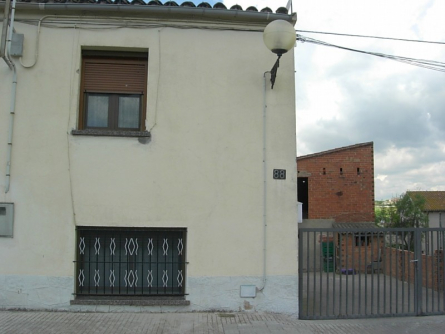 Columna col.locada al carrer St.Isidre