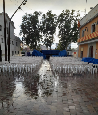 Pluja Escenari Festa Major Plaça de la Vila 27 agost 2023 ret.jpg