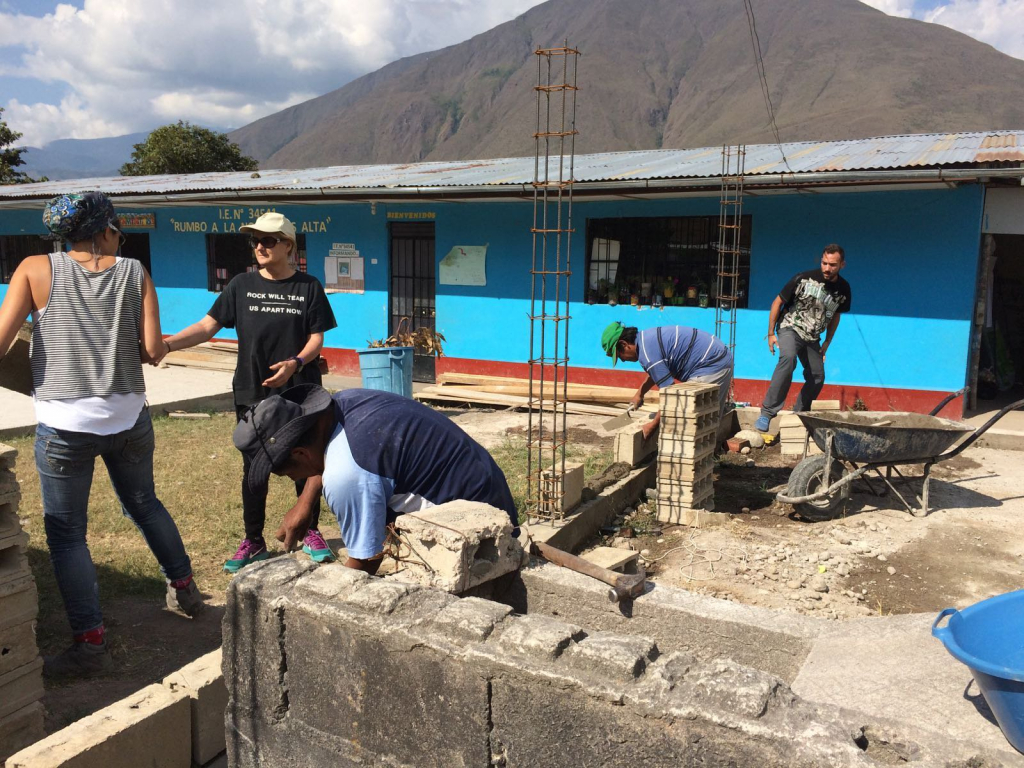 Palau Solidari Escola Perú